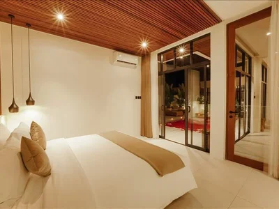 Zespół mieszkaniowy Complex of furnished villa with swimming pools near the beach, Bali, Indonesia