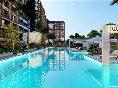 Zespół mieszkaniowy New residence with a swimming pool and a water park at 520 meters from the sea, Mersin, Turkey