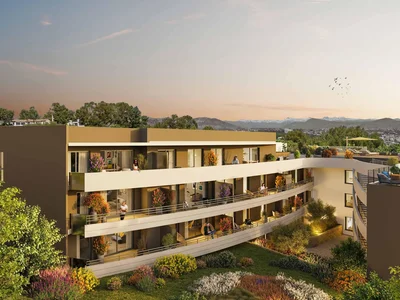 Zespół mieszkaniowy Luxury residential complex with a rooftop pool, a parking and panoramic views, Villeneuve-Loubet, Côte d'Azur, France