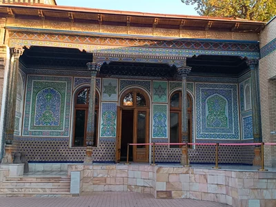 От «байской усадьбы» до Музея прикладного искусства. История интересных зданий Ташкента