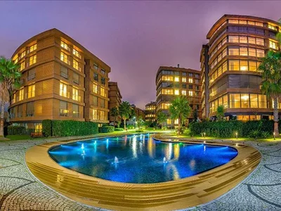 Complexe résidentiel Residence with swimming pools and restaurants close to the coast, in a prestigious area, Istanbul, Turkey