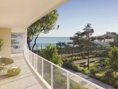 Wohnanlage New residential complex near the sea in Antibes, Cote d'Azur, France